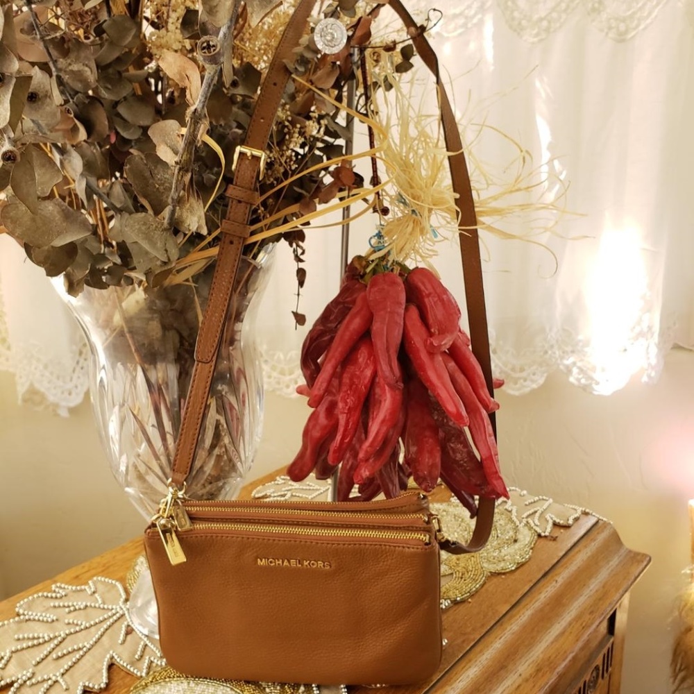 Michael Kors Bedford Gusset Crossbody/Clutch